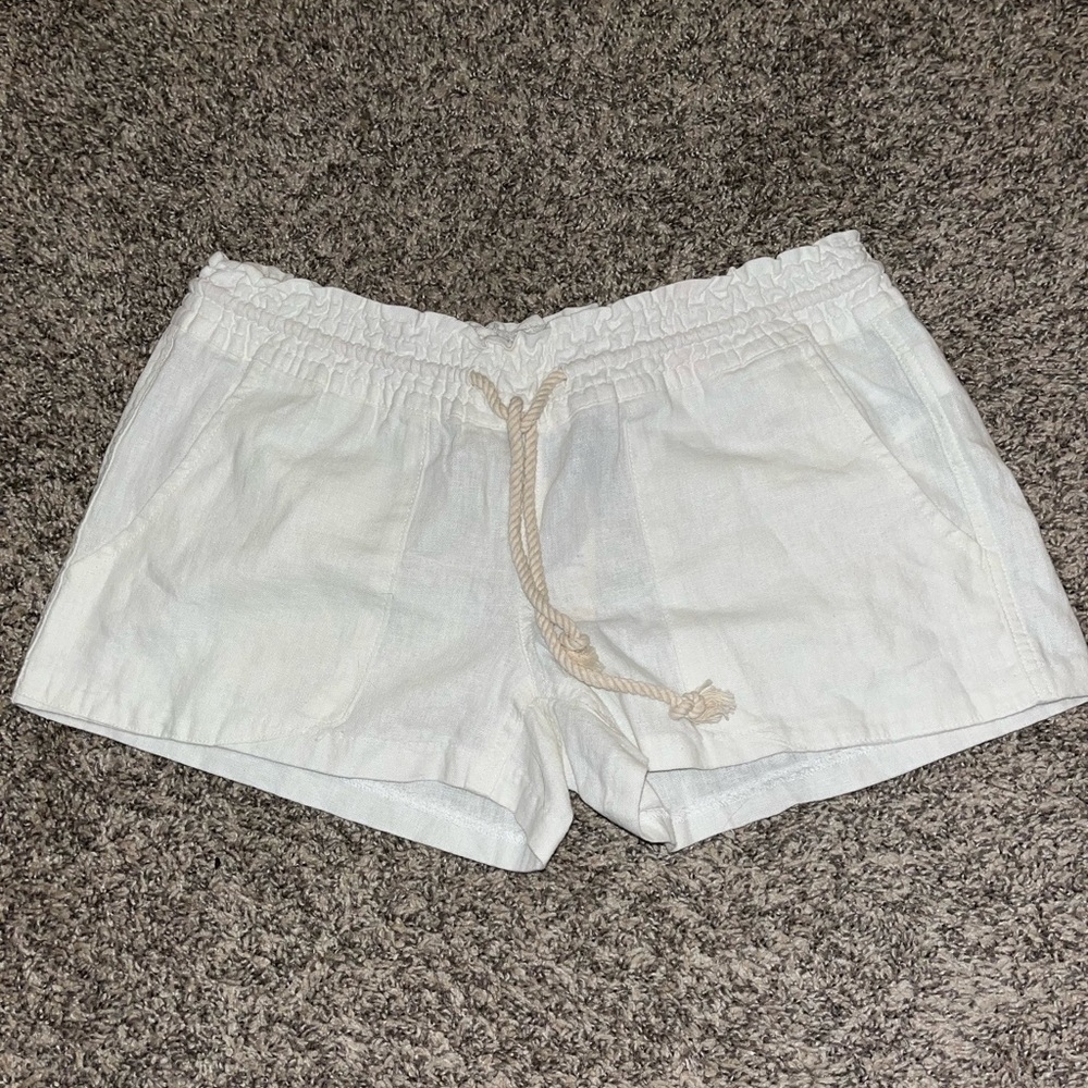 ROXY white linen shorts